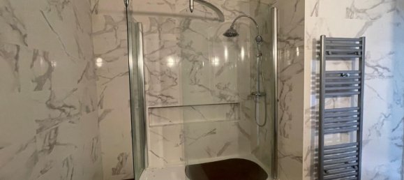 4 bedrooms House in Loches, France No. 80956 10