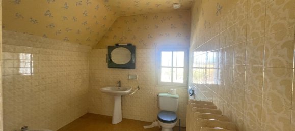 4 bedrooms House in Loches, France No. 80956 12