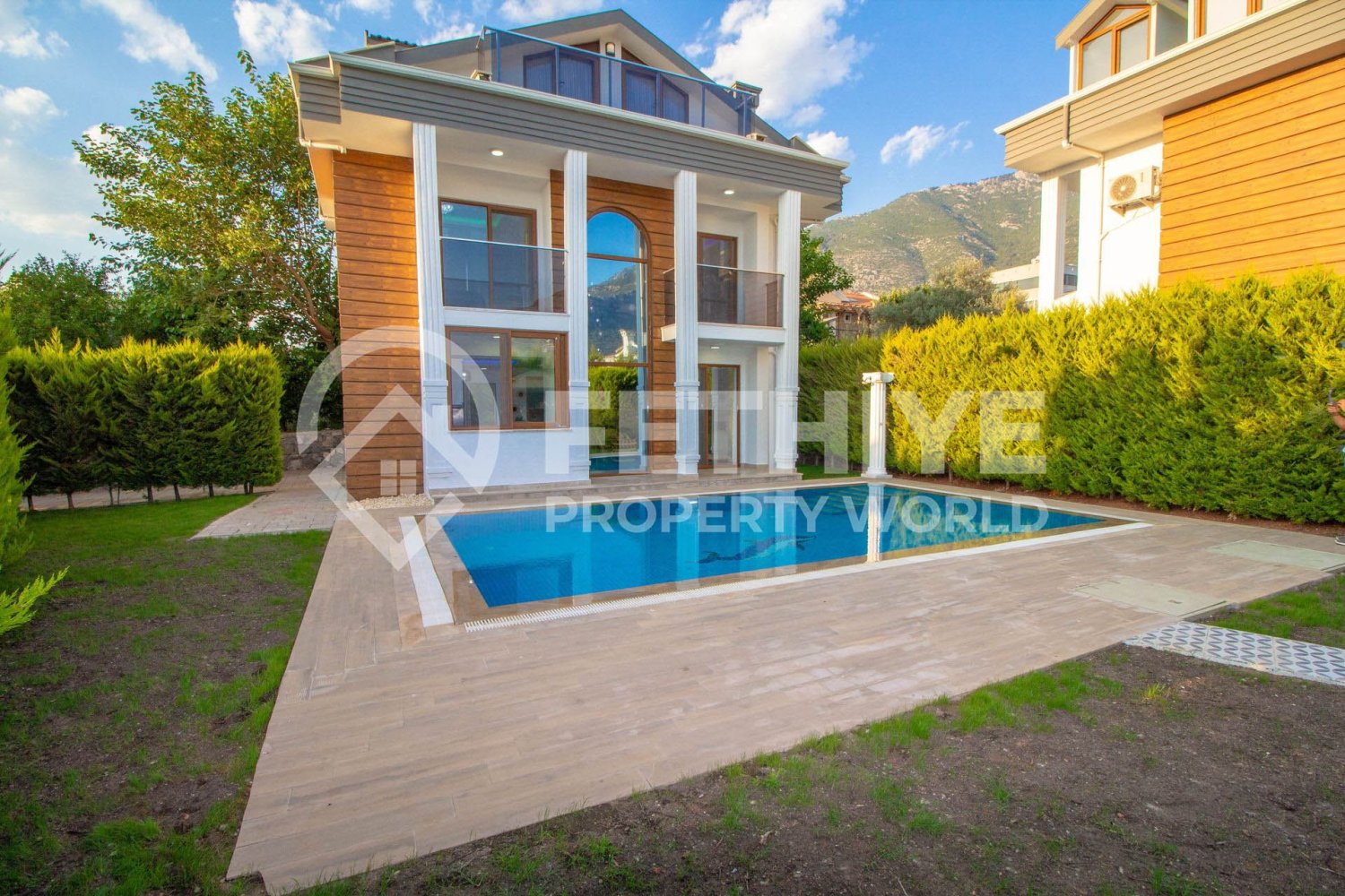 Villa de 4+1 en Oludeniz, Turkey No. 22698