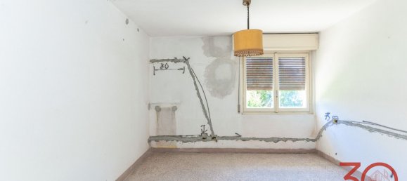 Квартира с 2 комнатами в Традате, Италия № 294399 11