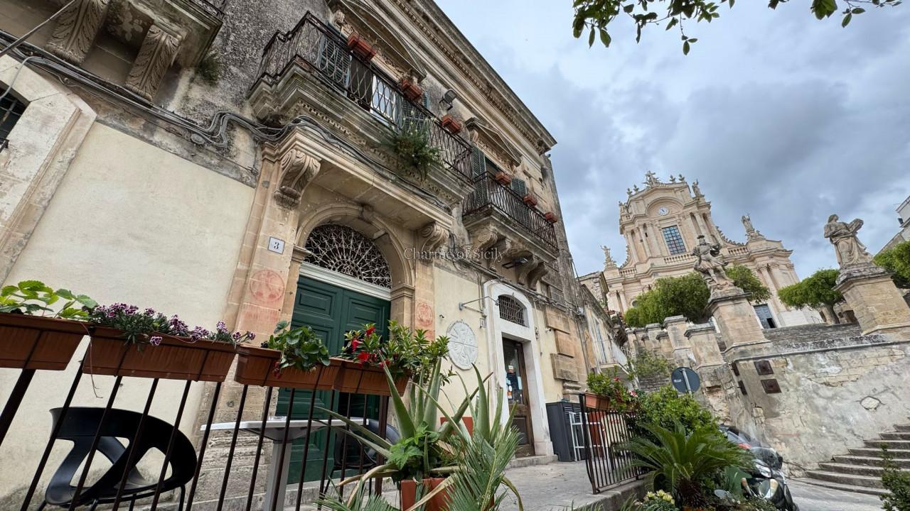 6-Zimmer Gebäude in Modica, Italy, Nr. 235564