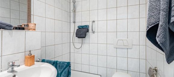 Edificio de 27 habitaciónes en Duisburg, Germany No. 271434 11