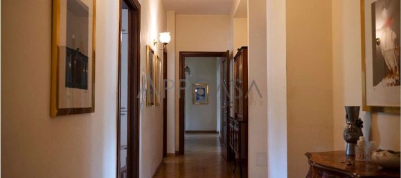 5غرفة شقة في Rome, Italy رقم 204044 3