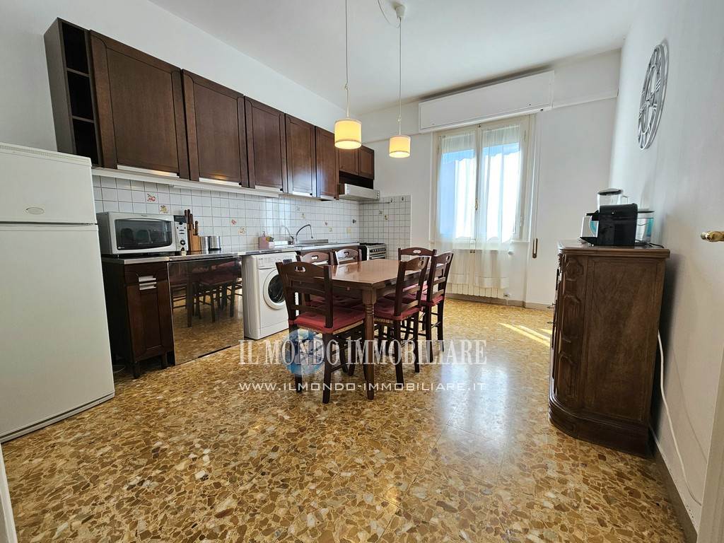 3 Schlafzimmer Gewerbliche Immobilie in Florence, Italy, Nr. 383526