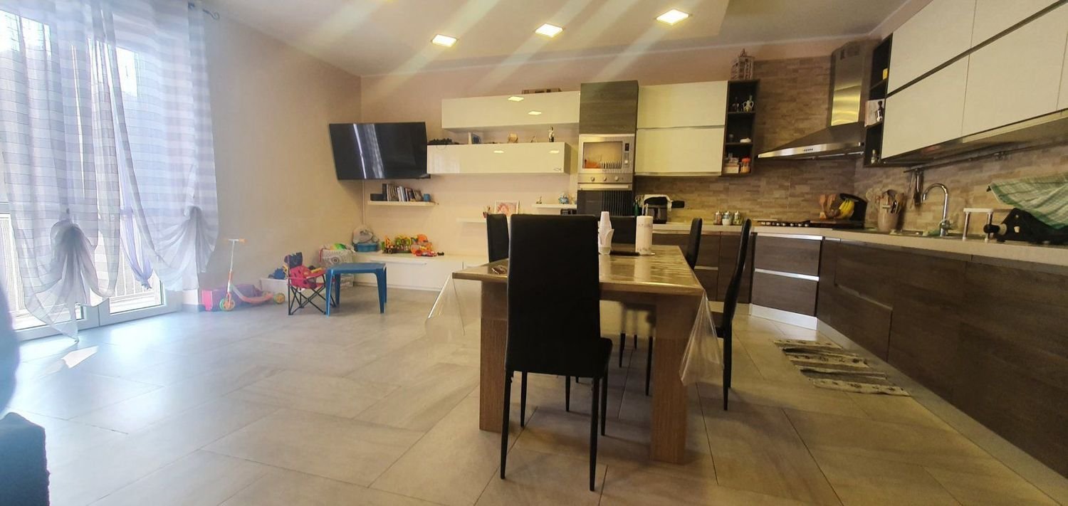 Квартира с 5 комнатами в Пондерано, Италия № 207292