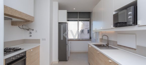 4 bedrooms Apartment in Lisbon, Portugal No. 90097 16