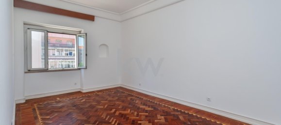 4 bedrooms Apartment in Lisbon, Portugal No. 90097 2