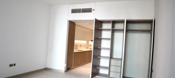 Studio in Dubai, UAE No. 21499 2