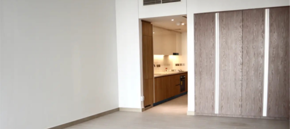 Studio in Dubai, UAE No. 21499 3