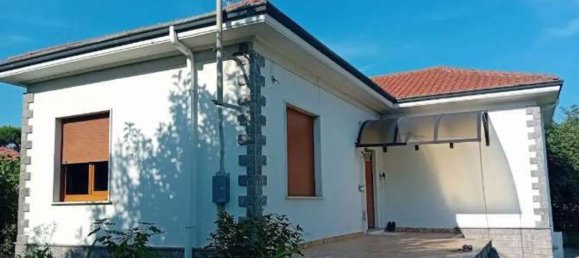 3-salle Villa à Busto Arsizio, Italy No. 8973 35