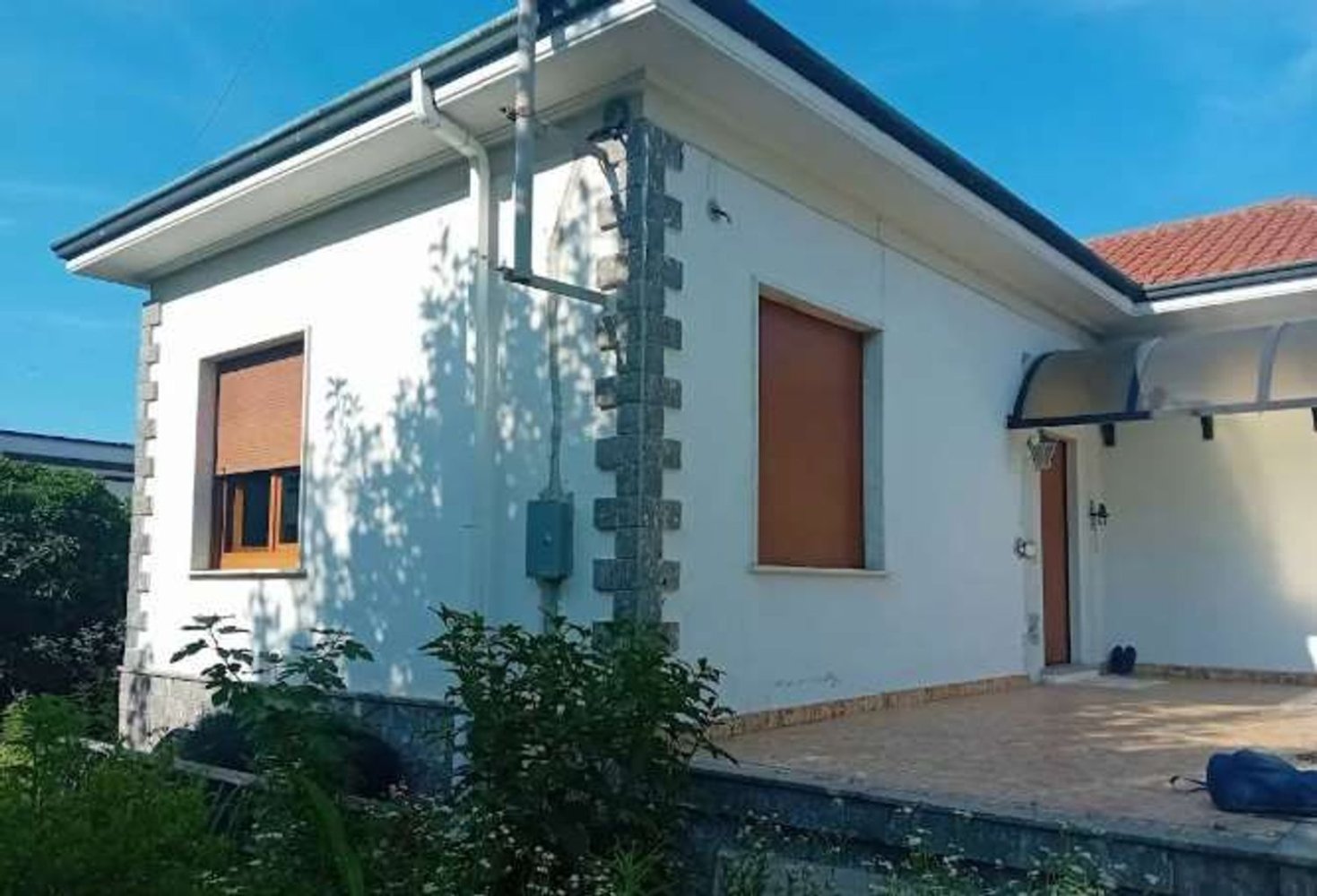 3-salle Villa à Busto Arsizio, Italy No. 8973