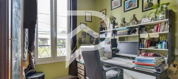 4 bedrooms House in Colombes, France No. 181204 18