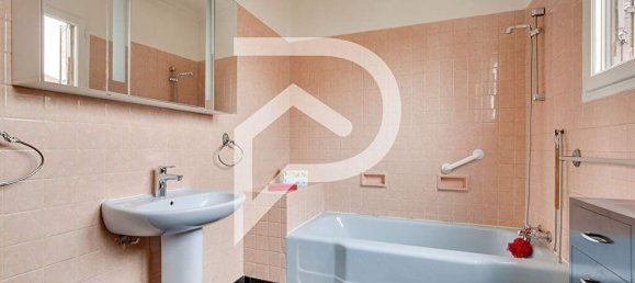 4 bedrooms House in Colombes, France No. 181204 14