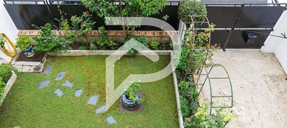 4 bedrooms House in Colombes, France No. 181204 23