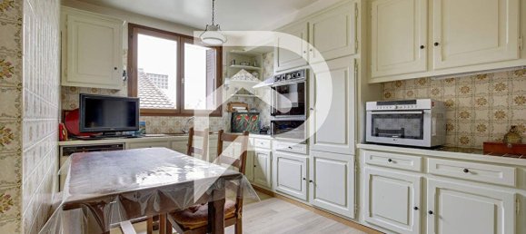 4 bedrooms House in Colombes, France No. 181204 4