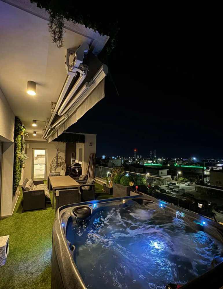 2 bedrooms Penthouse in Mesa Geitonia, Cyprus No. 14034