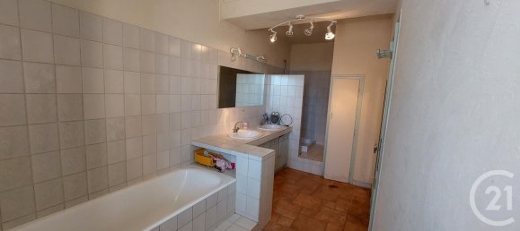 2 bedrooms House in Pithiviers, France No. 78479 4