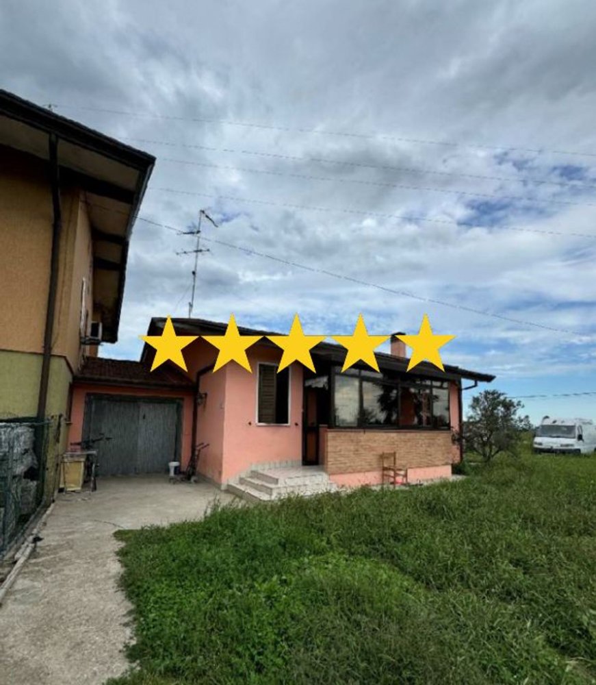 4 rooms Apartment in Eraclea, Italy No. 16182