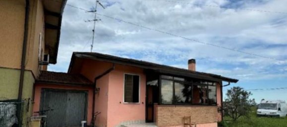 4 rooms Apartment in Eraclea, Italy No. 16182 2