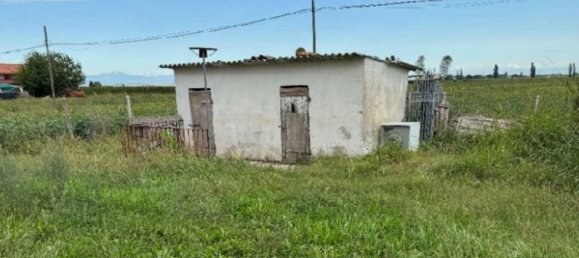 4 rooms Apartment in Eraclea, Italy No. 16182 7