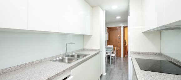 4 bedrooms Apartment in Granada, Spain No. 20039 17