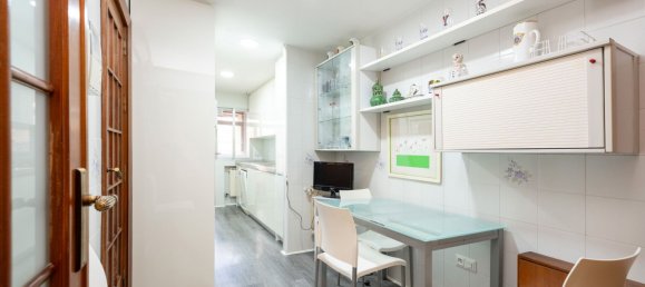 4 bedrooms Apartment in Granada, Spain No. 20039 16