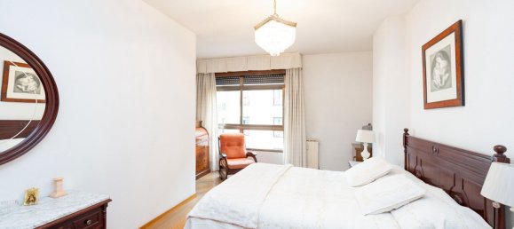 4 bedrooms Apartment in Granada, Spain No. 20039 23