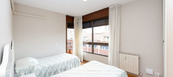 4 bedrooms Apartment in Granada, Spain No. 20039 32