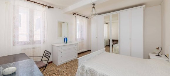 4 rooms Apartment in Venice, Italy No. 220670 4