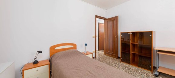 4 rooms Apartment in Venice, Italy No. 220670 6