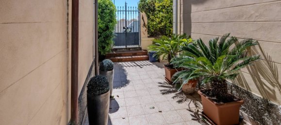 Вилла с 2 спальнями в Генуя, Италия № 329963 11