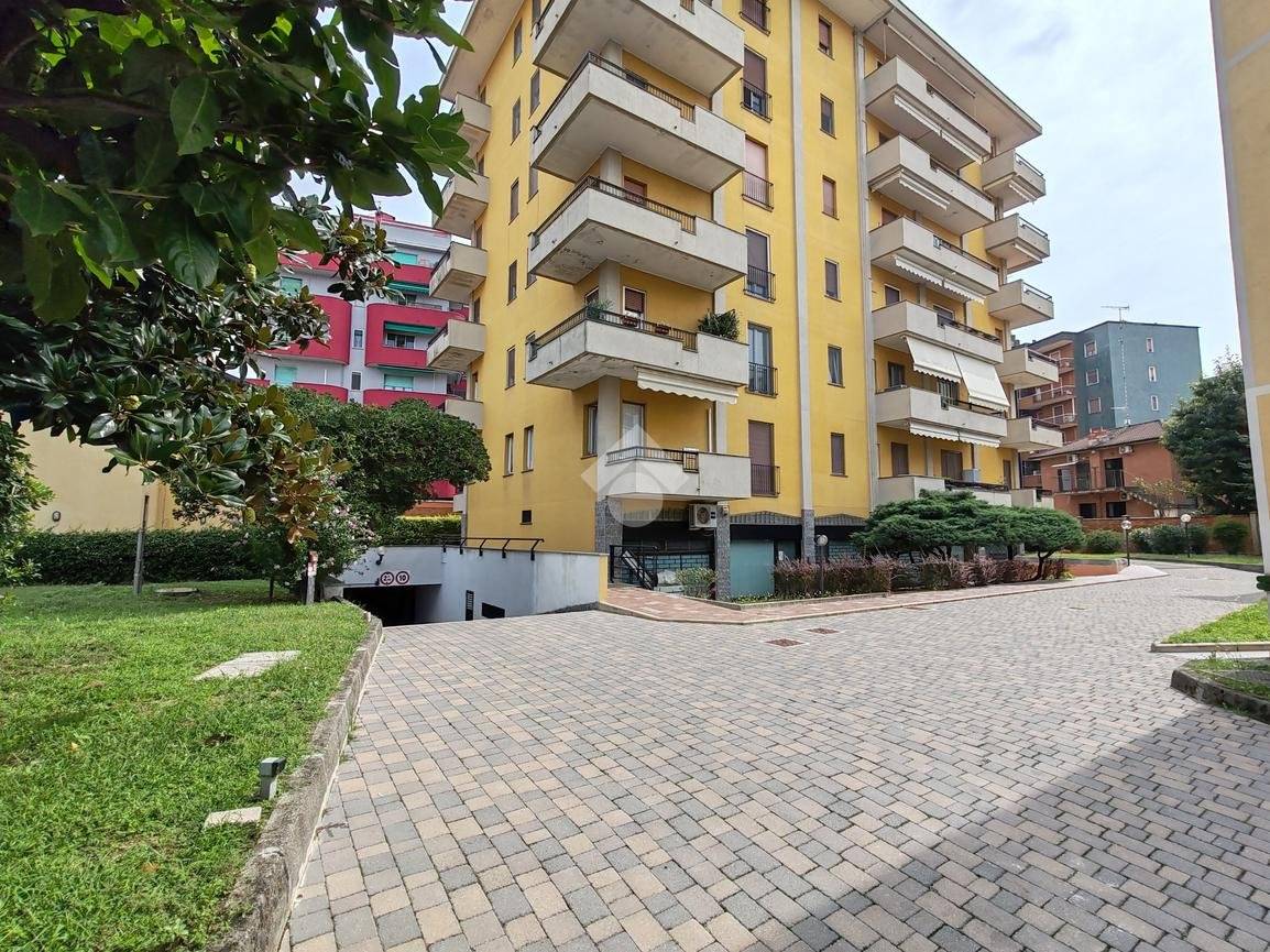 Apartamento T2 em Opera, Italy N.º 67415