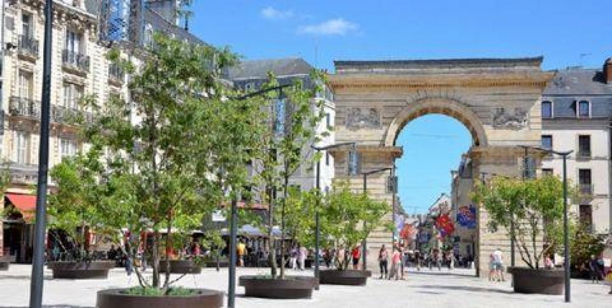 2 bedrooms Condo in Dijon, France No. 10759