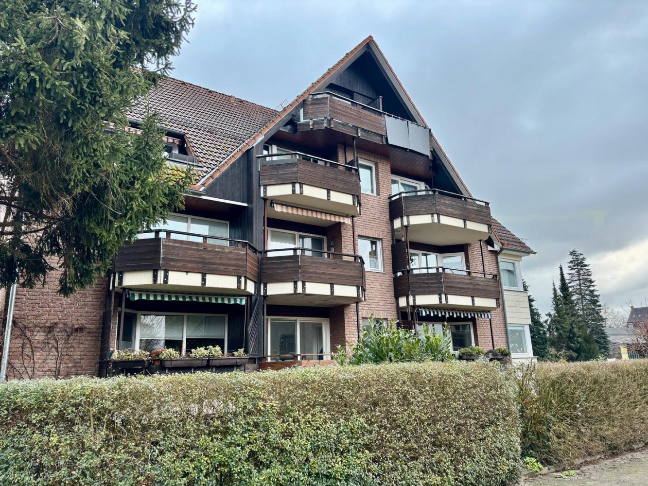 Дуплекс с 3 спальнями в Хамельн-Пирмонт, Германия № 181555