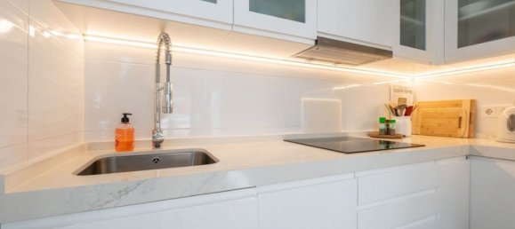 2 bedrooms Penthouse in Fuengirola, Spain No. 182160 2