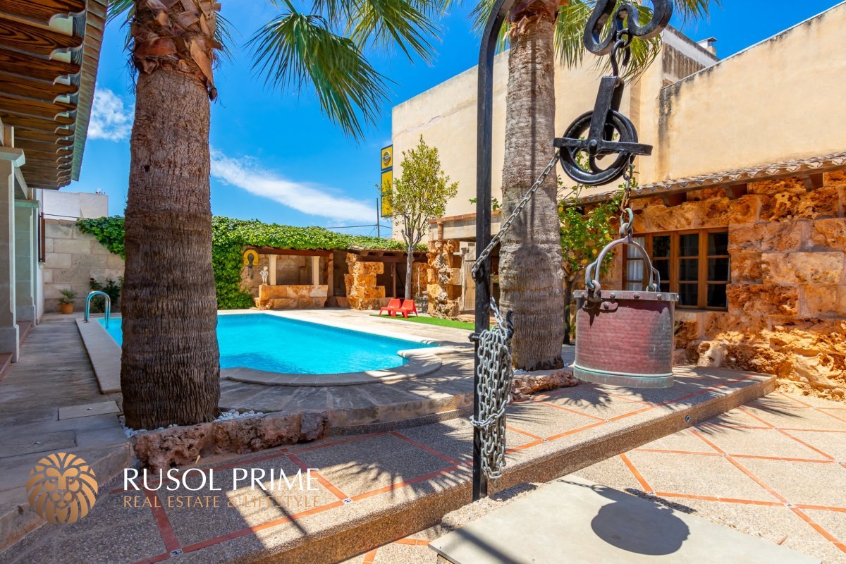5 bedrooms Villa in Llucmajor, Spain No. 275