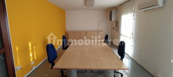 3-Zimmer Gewerbliche Immobilie in Cagliari, Italy, Nr. 308394 8