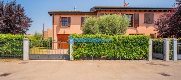 4 bedrooms Villa in Novi di Modena, Italy No. 59546 35