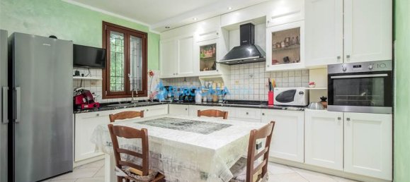 4 bedrooms Villa in Novi di Modena, Italy No. 59546 12