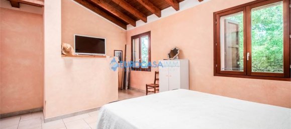 4 bedrooms Villa in Novi di Modena, Italy No. 59546 20