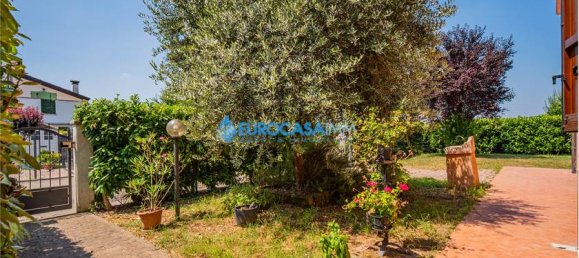 4 bedrooms Villa in Novi di Modena, Italy No. 59546 17