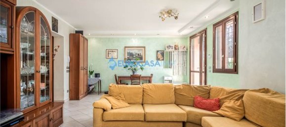 4 bedrooms Villa in Novi di Modena, Italy No. 59546 7
