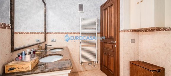 4 bedrooms Villa in Novi di Modena, Italy No. 59546 28