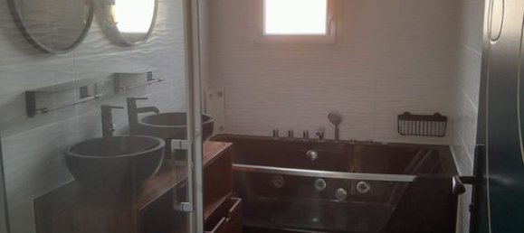 Дом с 4 спальнями в Атлантическая Луара, Франция № 290348 3