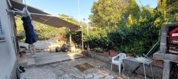 4-salle Appartement à Rome, Italy No. 9653 13