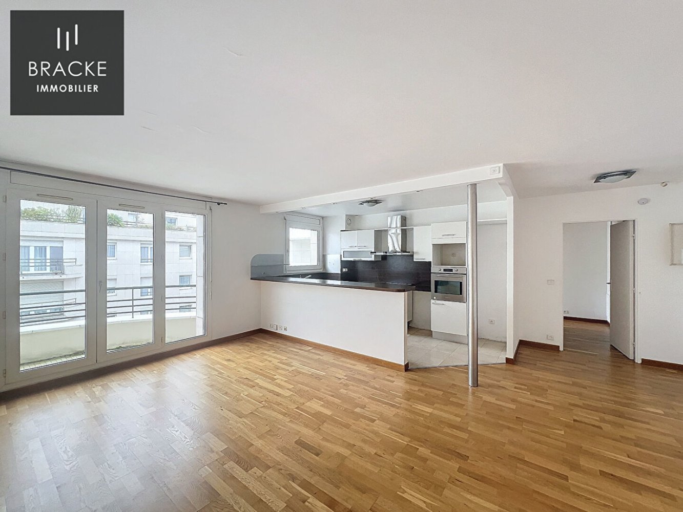 2 bedrooms Apartment in Courbevoie, France No. 173527