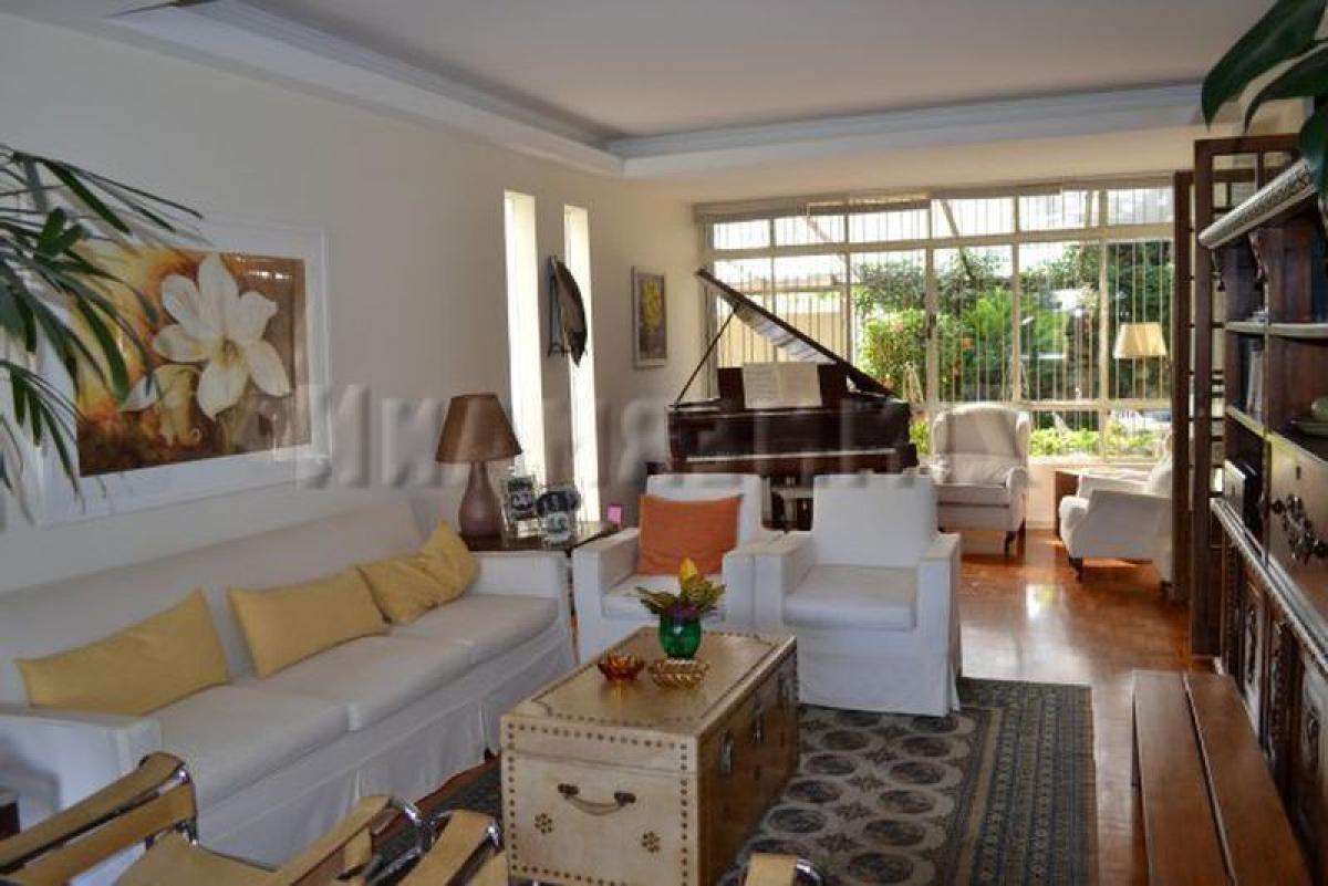 Дом с 4 спальнями в Сан-Паулу, Бразилия № 586399