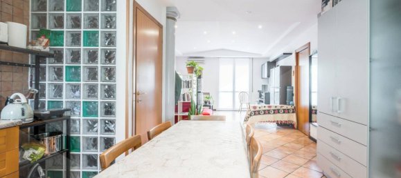 4 rooms Apartment in Bologna, Italy No. 26260 8