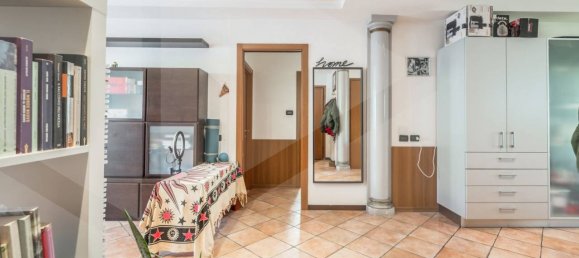 4 rooms Apartment in Bologna, Italy No. 26260 2