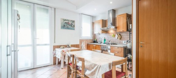 4 rooms Apartment in Bologna, Italy No. 26260 6